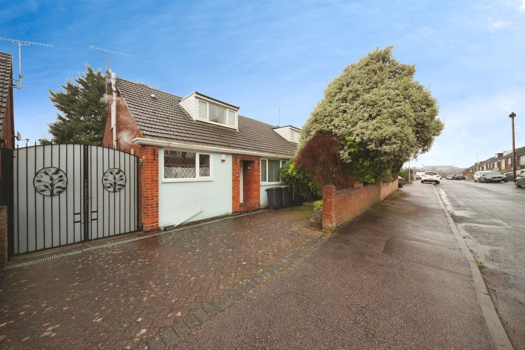 Property photo 1 of 19