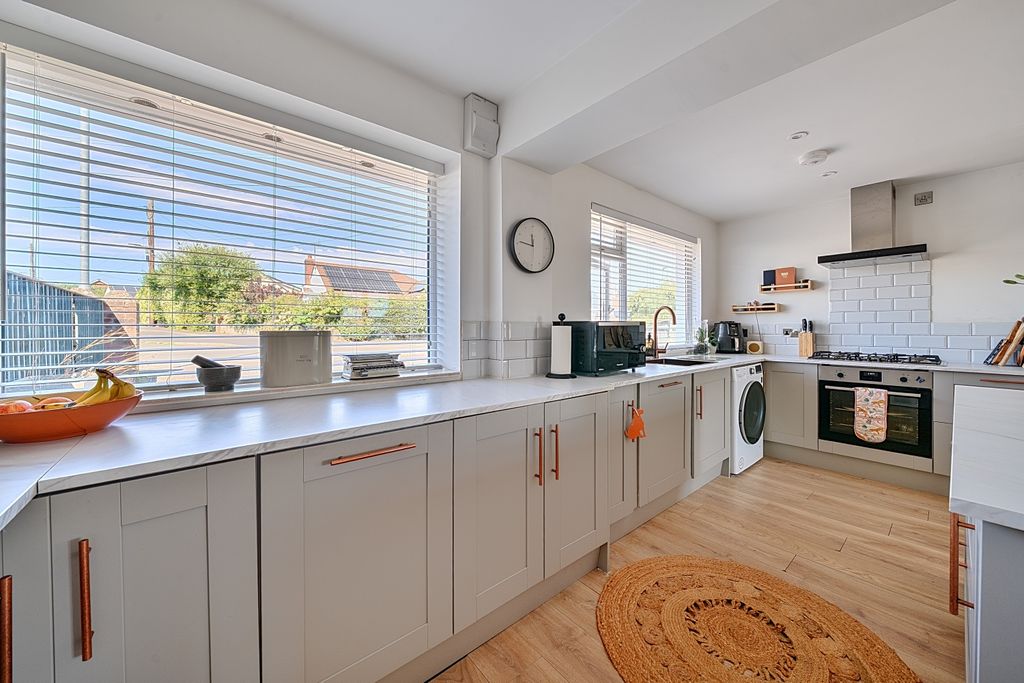 Property photo 2 of 21 1504335-15-19Ff5B9454Ad0