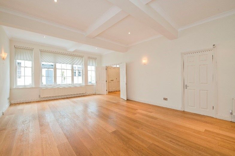 Property photo 3 of 8 Lounge/Reception Room