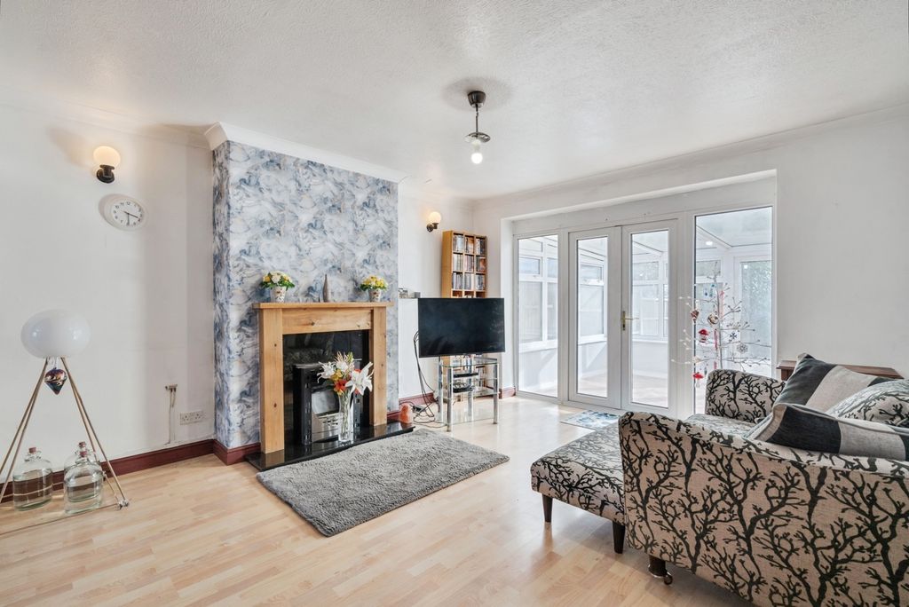 Property photo 3 of 22 Pbox-Img.Jpg