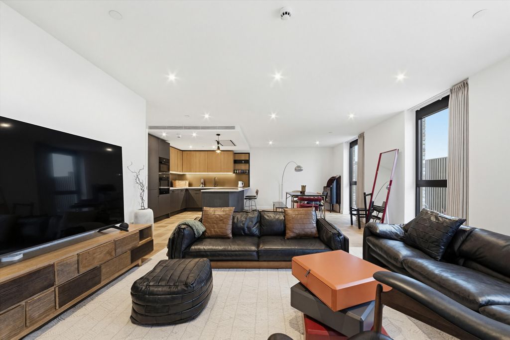 Property photo 2 of 24 Image