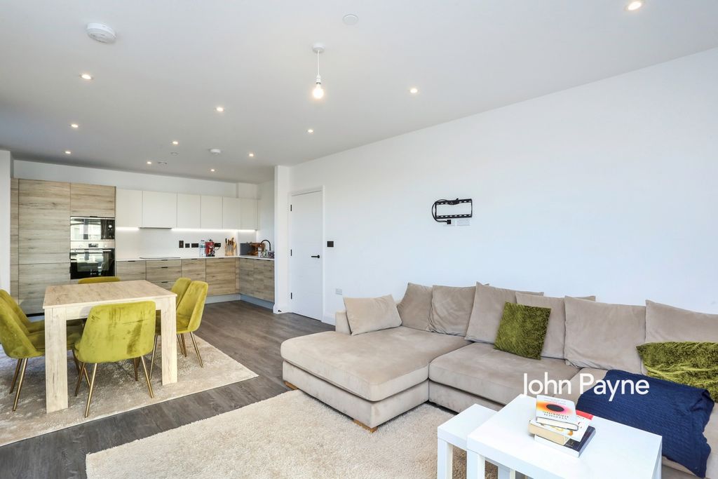 Property photo 2 of 8 6Abc7135-6E13-F11...