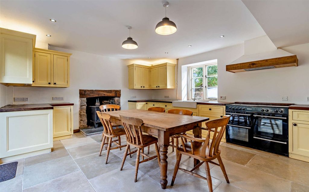 Property photo 3 of 26 Picture No. 23