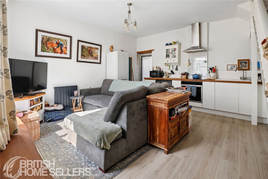 Property photo 2 of 11 Picture No. 06