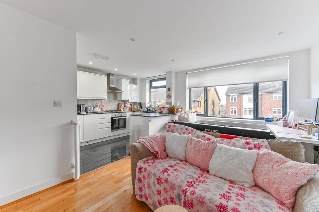 Property photo 1 of 6
