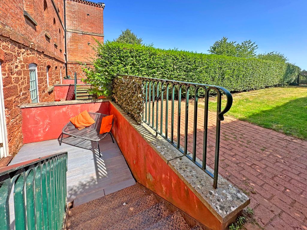 Property photo 3 of 21