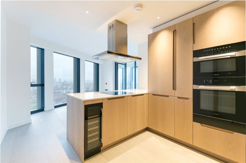 Property photo 3 of 31 Picture No. 01