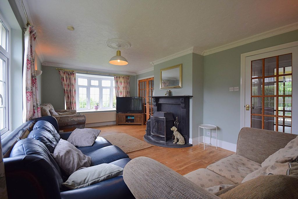 Property photo 2 of 13