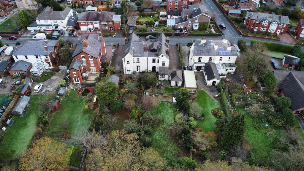 Property photo 3 of 32 Laurel Road, For Sale