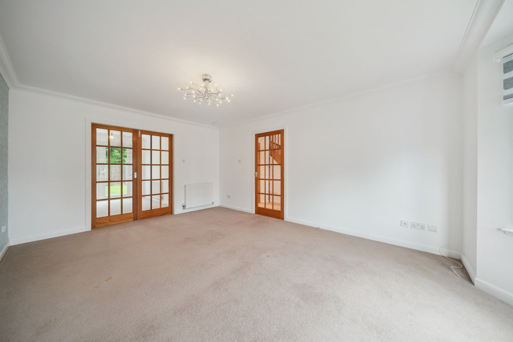 Property photo 3 of 34