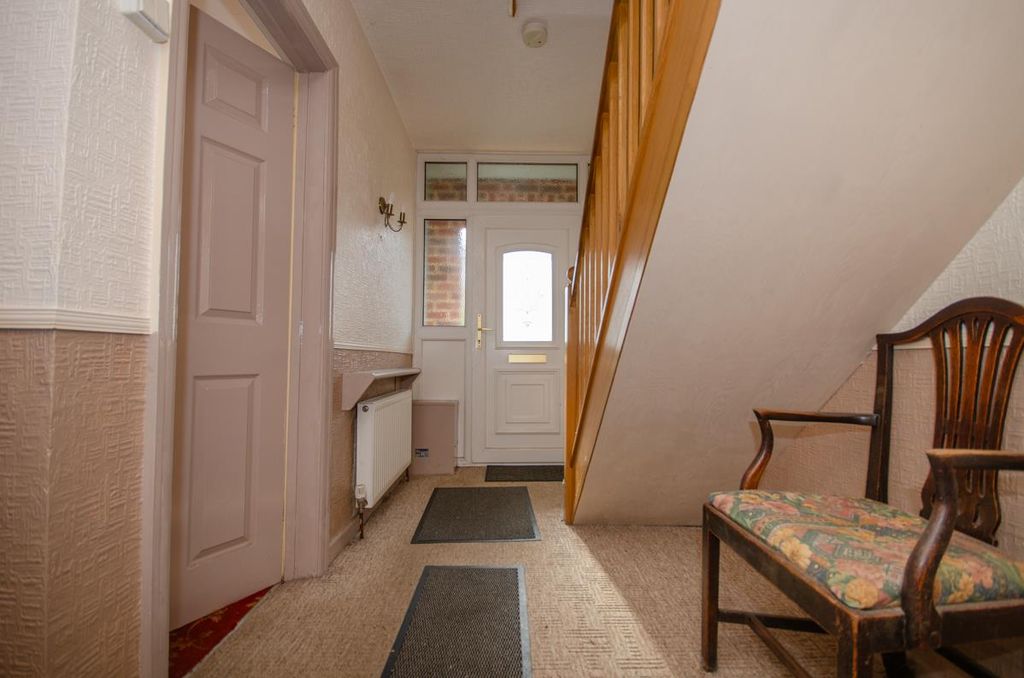 Property photo 2 of 22 Hallway.Jpg