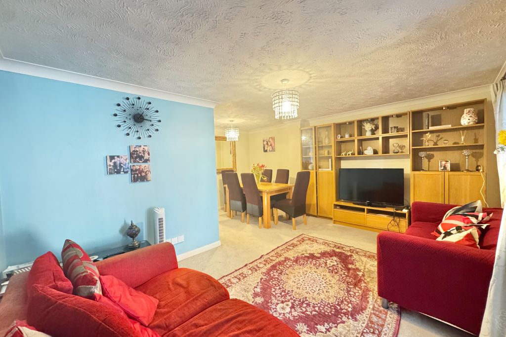 Property photo 3 of 12 Living/Dining Room