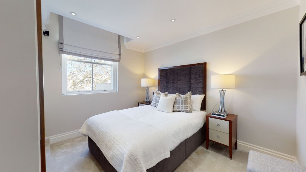 Property photo 3 of 25 Bedroom