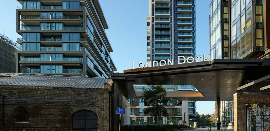 Property photo 1 of 7 Luxury Two Bedroom Flat In London Dock