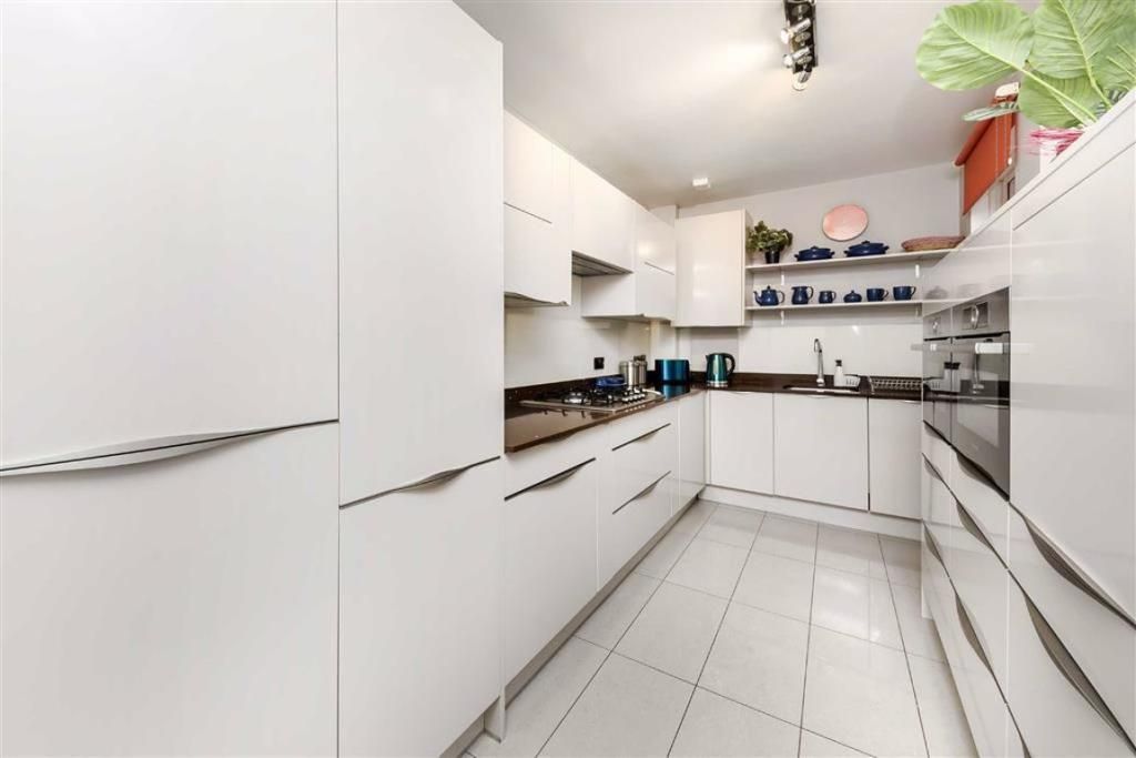 Property photo 2 of 7 Kitchen
