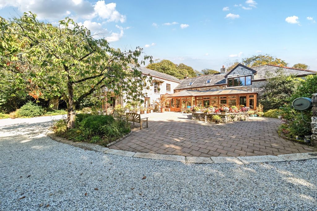 Property photo 1 of 39 5256240