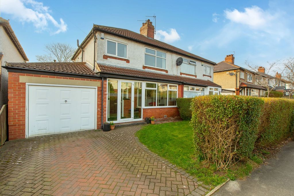 Property photo 1 of 16 External