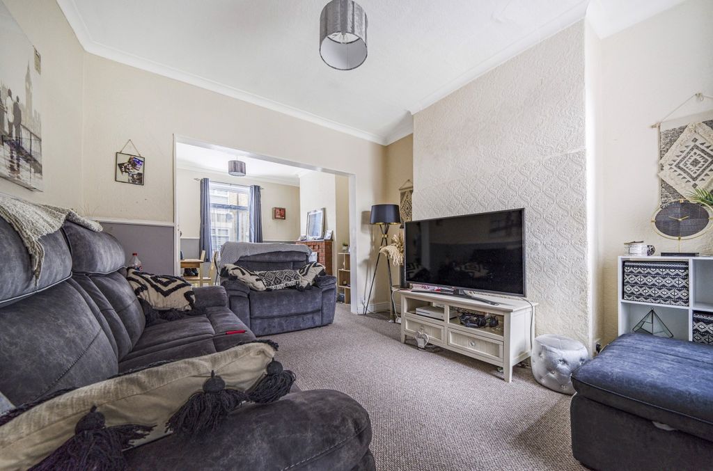 Property photo 2 of 10 956410 (2).Jpg