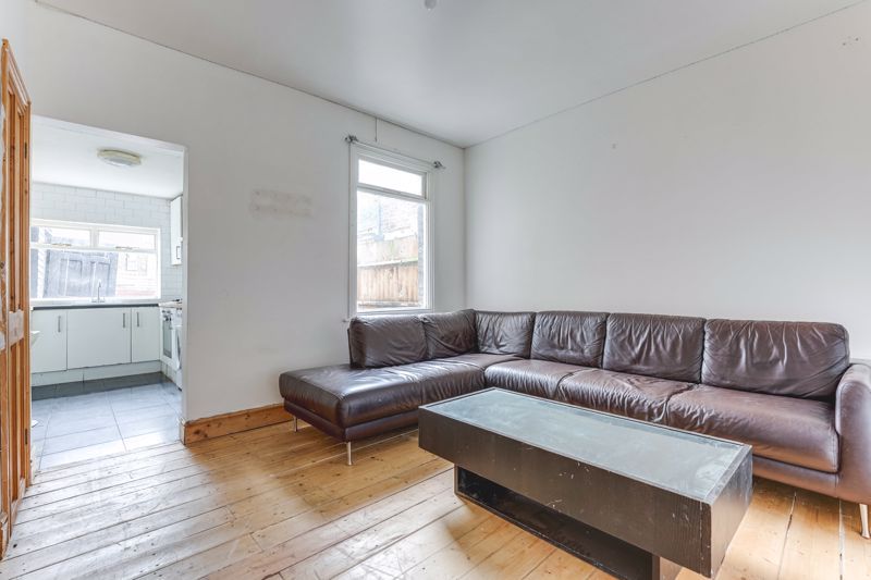 Property photo 2 of 16 Photo 8
