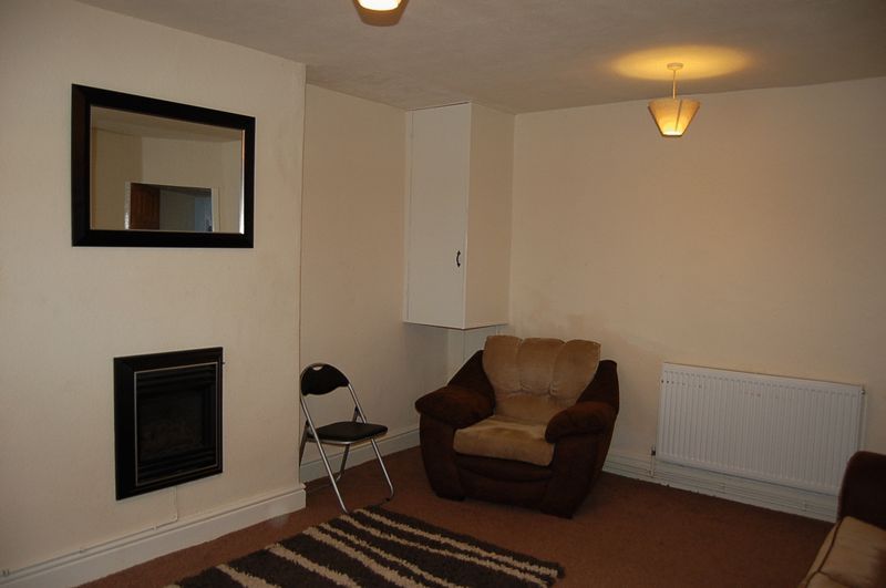 Property photo 3 of 9 Lounge