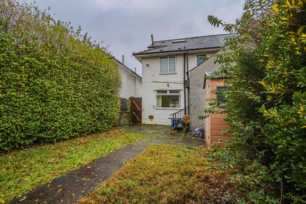 Property photo 2 of 21 154 Garden-3.Jpg