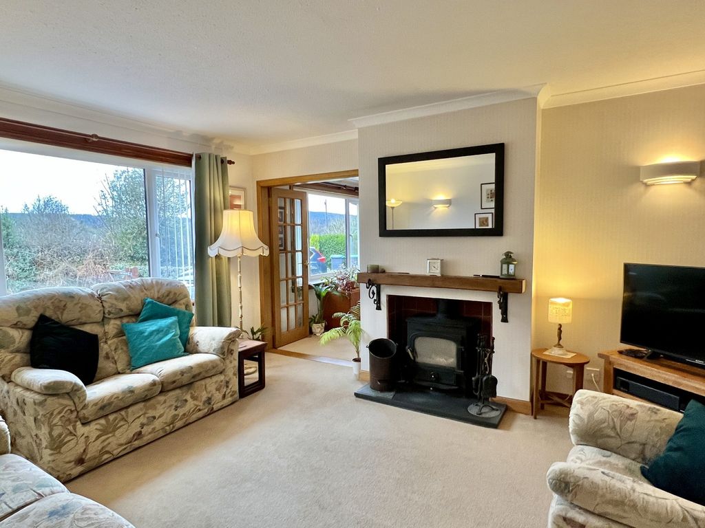 Property photo 2 of 28