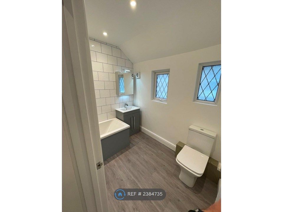 Property photo 3 of 12 Bathroom