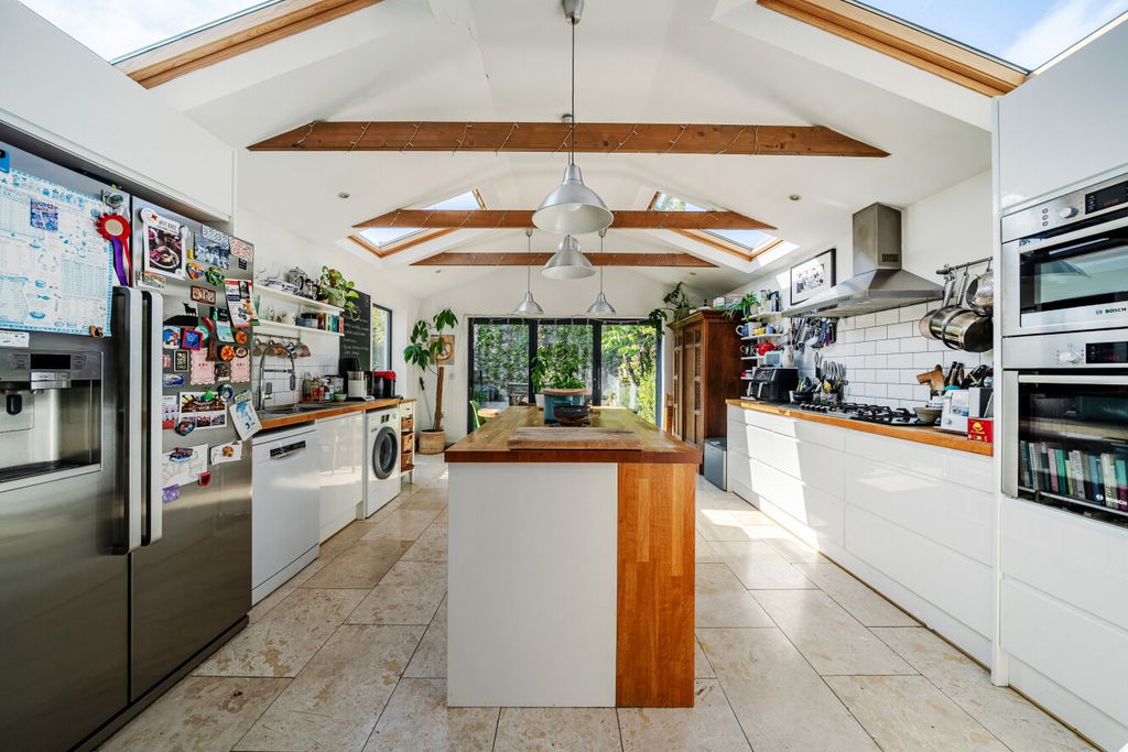 Property photo 1 of 17 1441486-10-69E9F5...