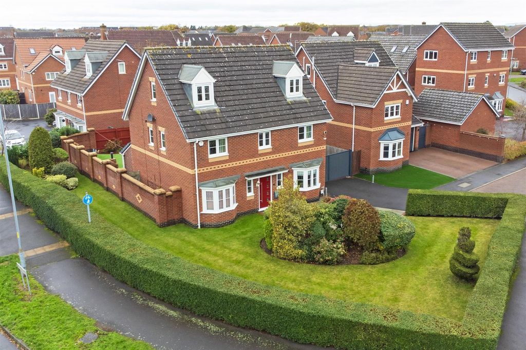 Property photo 1 of 26 Front External