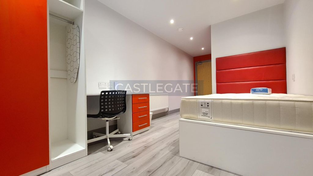 Property photo 1 of 13 Flat 2, Room 3, Dundas Works, 15-17 Dundas Street, Huddersfield, HD1 2He (3)