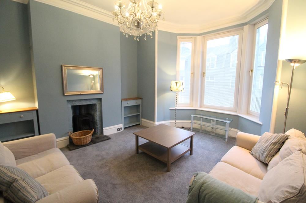 Property photo 1 of 6 Lounge 4