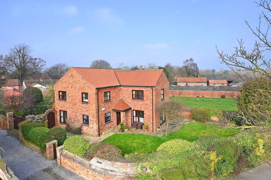 Property photo 1 of 21