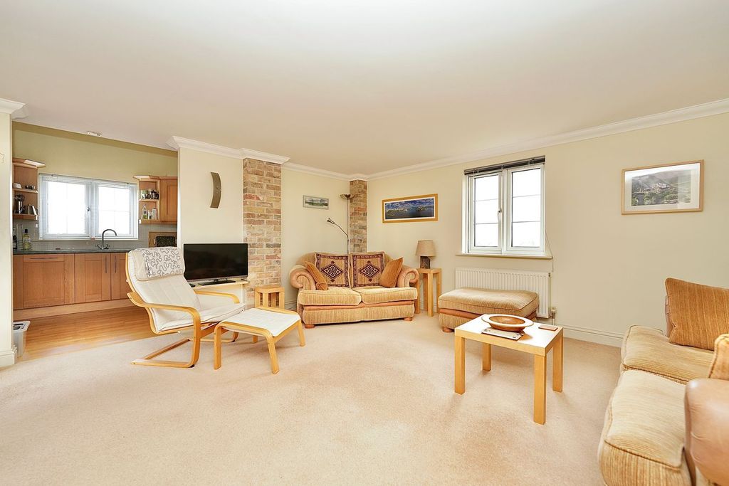 Property photo 3 of 23