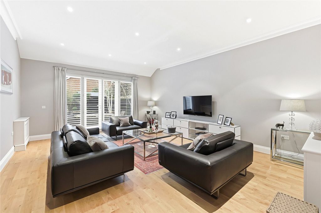 Property photo 2 of 22 Picture No. 14