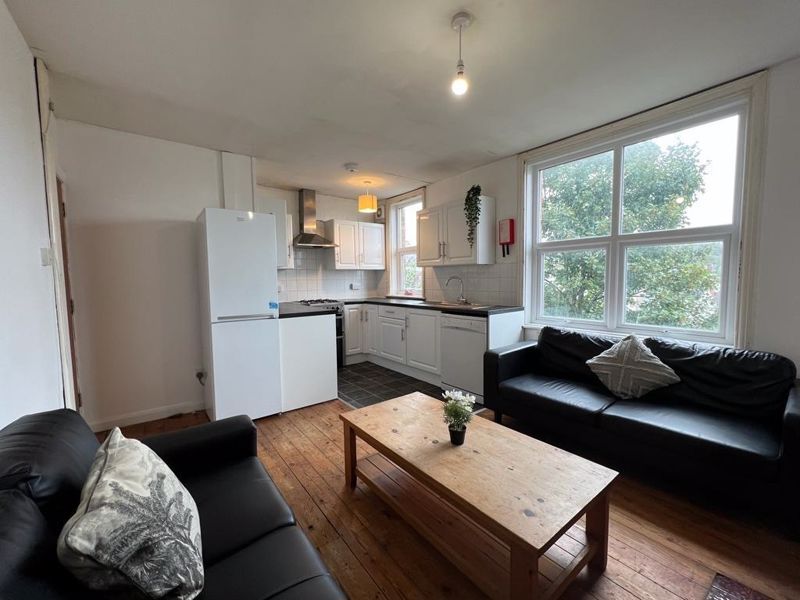 Property photo 3 of 11 Photo 12