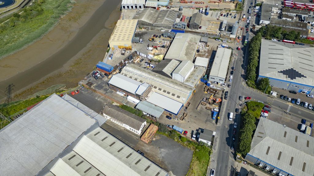 Property photo 3 of 12 2342_River_Road_Barking.Jpg