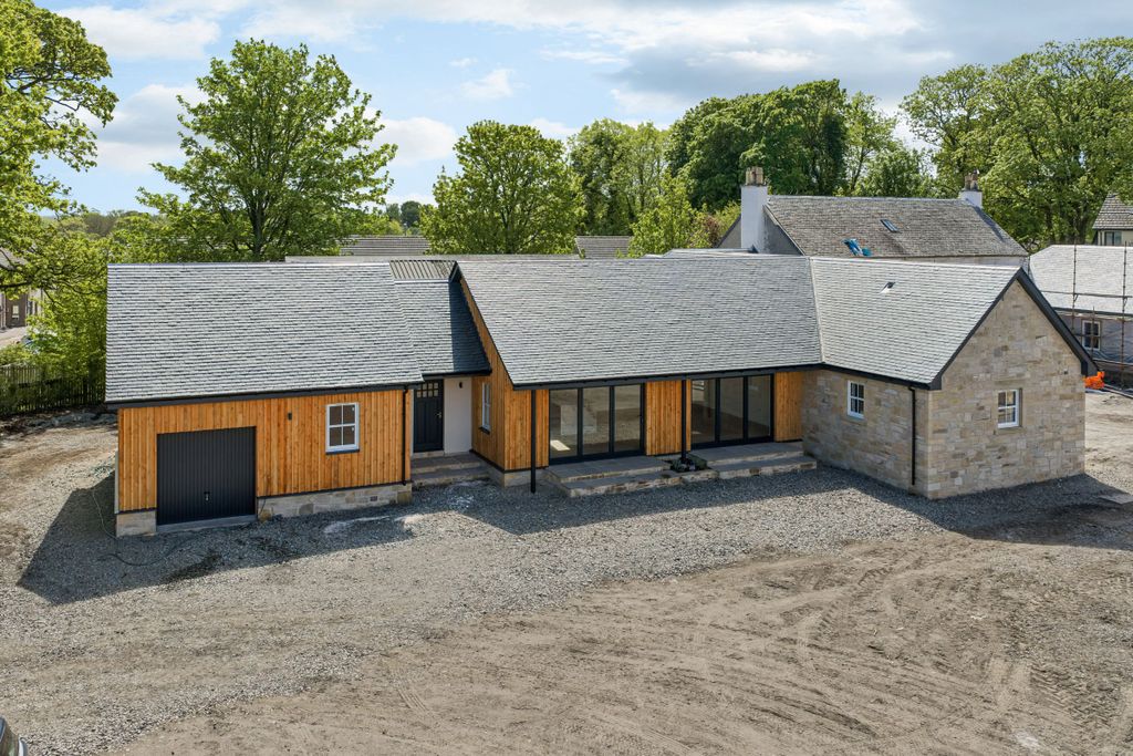 Property photo 1 of 43