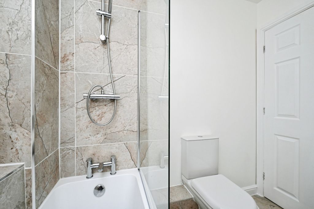 Property photo 3 of 13 Bathroom