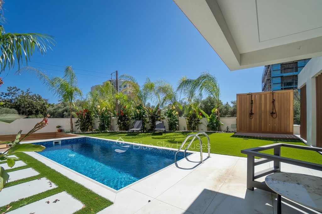 Property photo 1 of 27