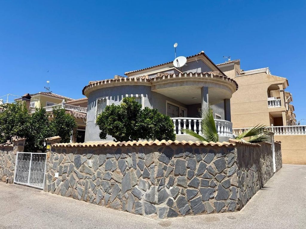 Property photo 1 of 50