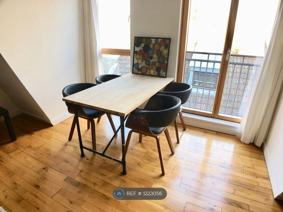 Property photo 3 of 7 Dining Area