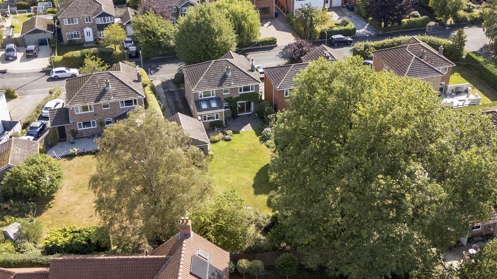 Property photo 2 of 31 14_North_Field_Avenue__16.Jpg
