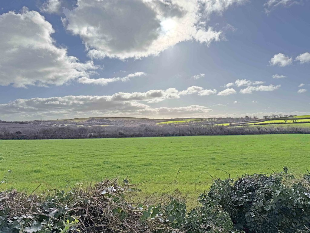 Property photo 3 of 18 Photo 3