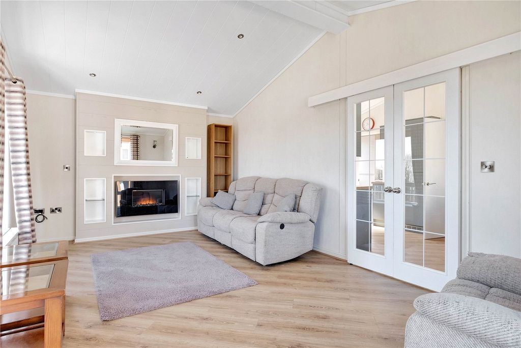 Property photo 3 of 23 Living Room