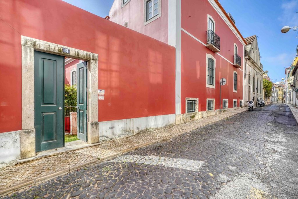 Property photo 2 of 34