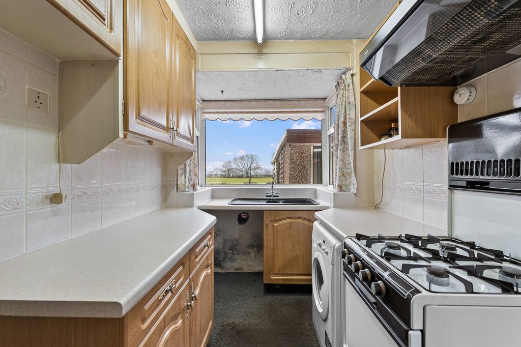 Property photo 2 of 29