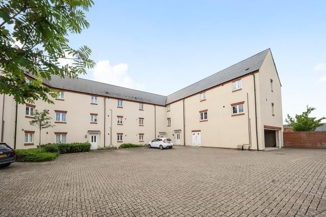 Property photo 1 of 18 External