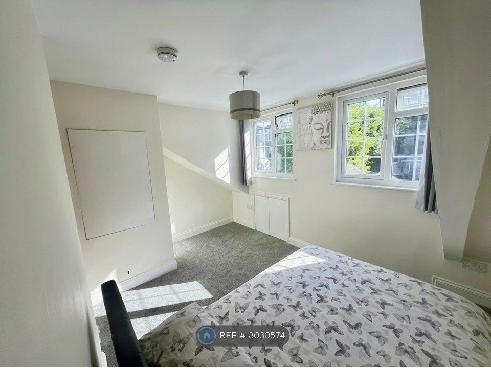 Property photo 2 of 9 Bedroom 1