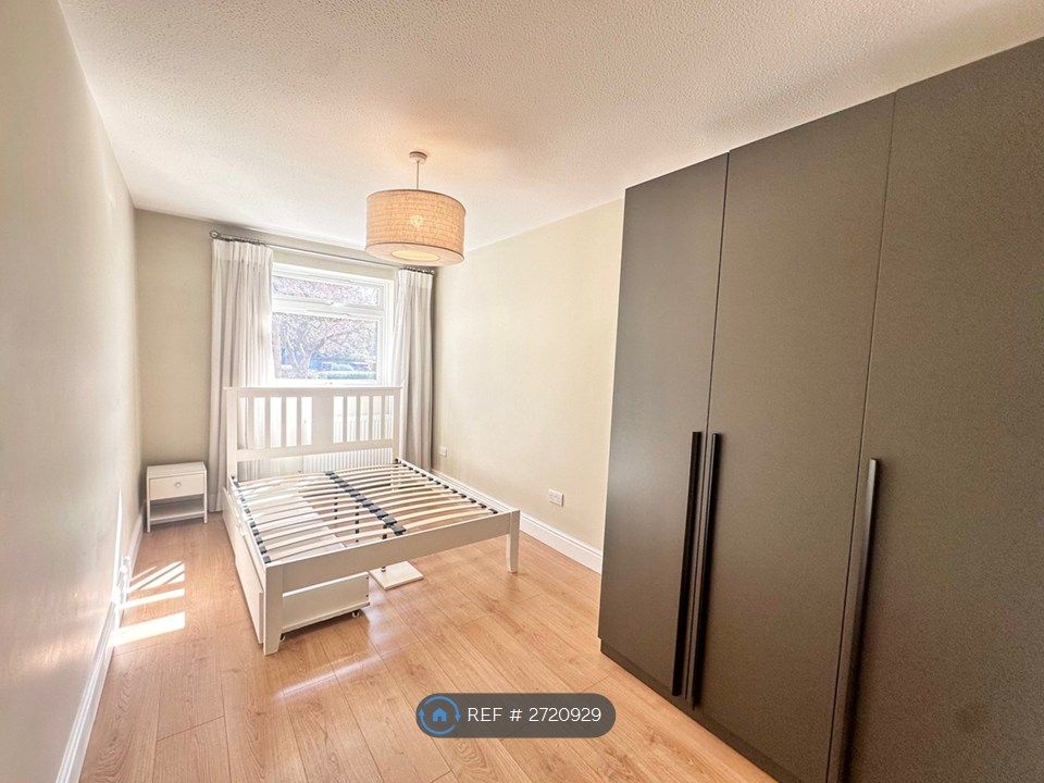 Property photo 3 of 12 Bedroom