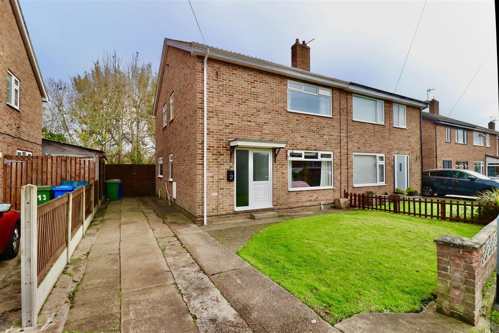 Property photo 1 of 19 Outside